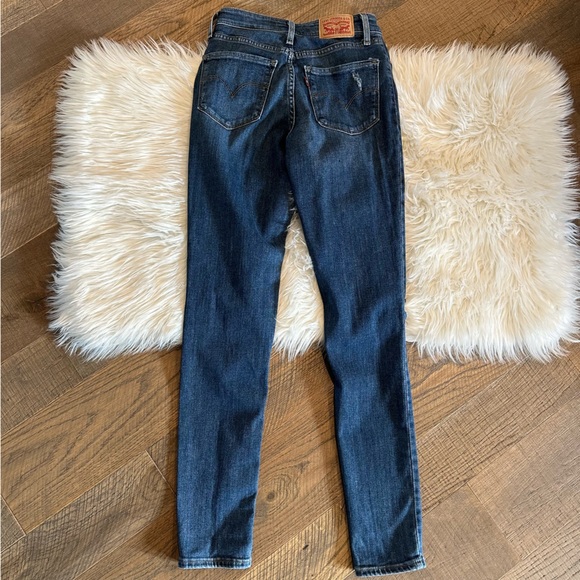 Blogger Fav💞 Levi’s 721 High Rise Skinny Jeans - Picture 2 of 3